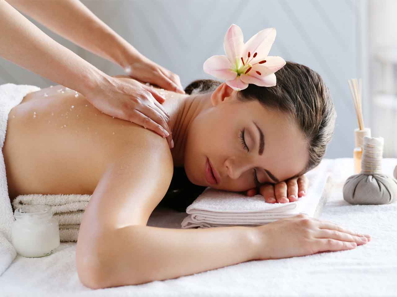 Head, neck and shoulder massage - Natura Termo SPA